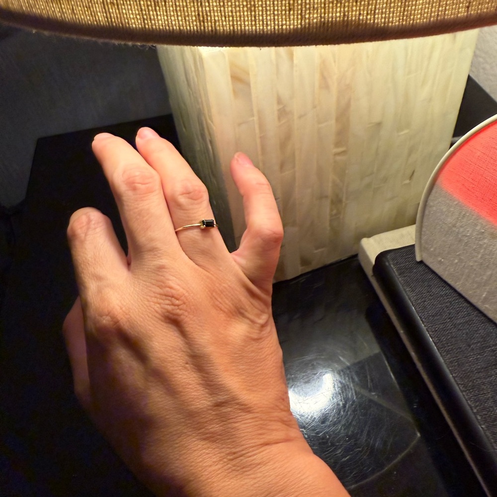 Jennie Kwon E.W.O. Ring onyx and gold - Picture 4 of 4
